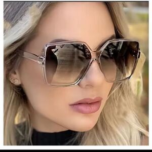 Oversized Sunglasses Women's Black F6